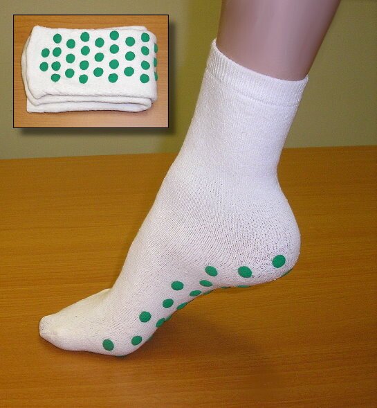 Non Skid Green Dot Tread Socks